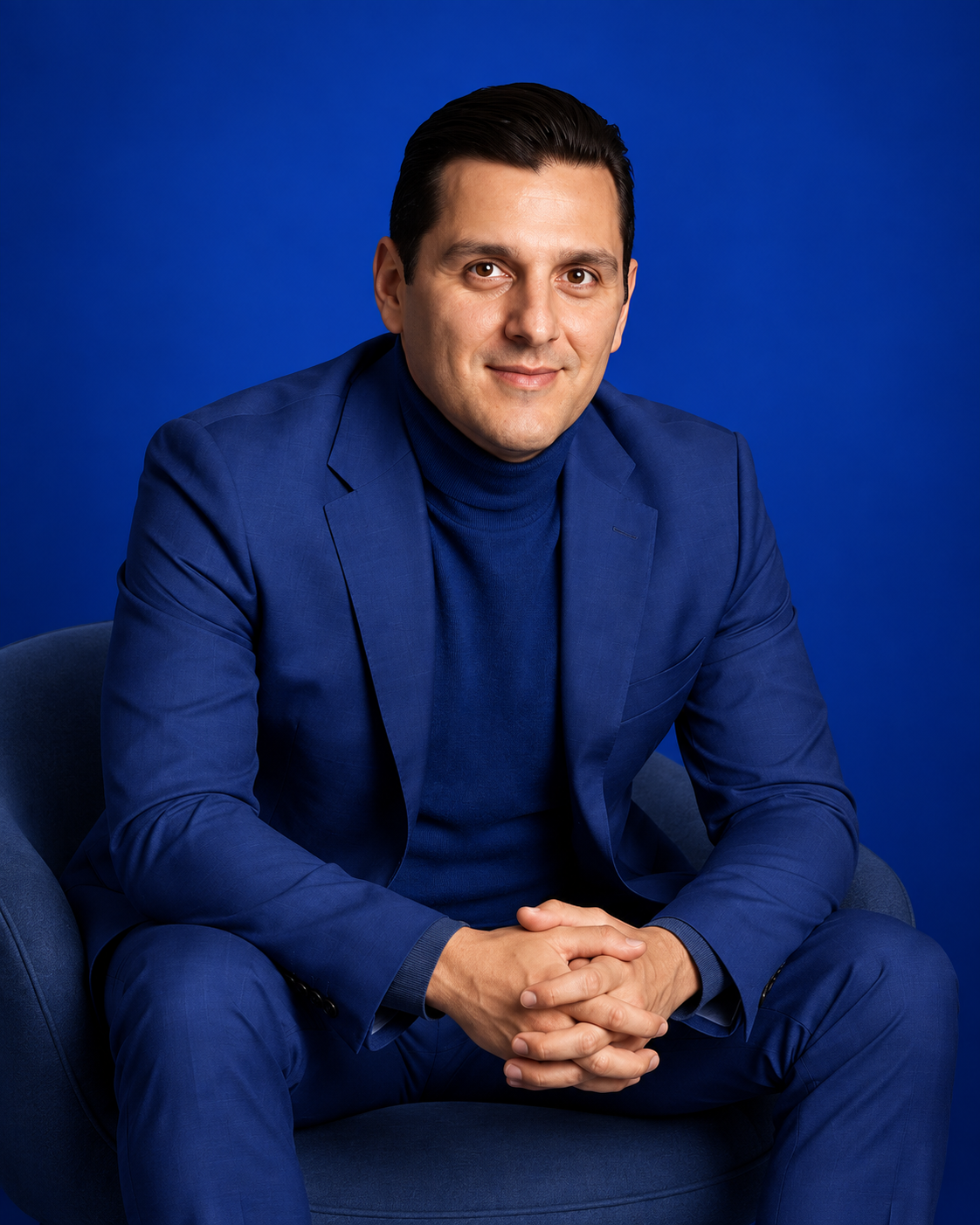 Roberto Josè Infantino im blauen Anzug